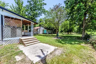 522 E Morris St, Madisonville, TX 77864 - Photo 24