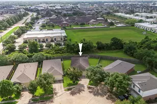 631 E Newport Bend, Katy, TX 77494 - Photo 2