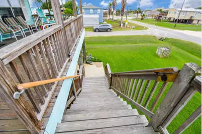 16 Peggy Street E, Palacios, TX 77465 - Photo 6