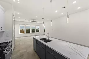 7905 Rock Rose St, Houston, TX 77051 - Photo 10