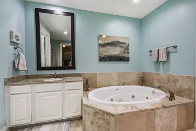 8806 Lakeshore Bend Drive, Houston, TX 77080 - Photo 32