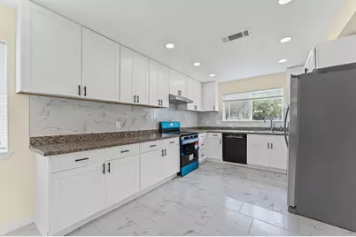 10531 Spanish Grant Drive, Sugar Land, TX 77498 - Photo 6