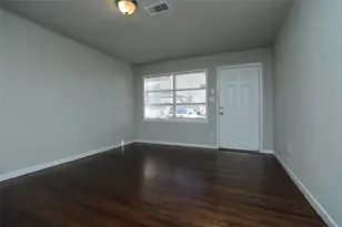 10322 Cathedral Dr, Houston, TX 77051 - Photo 4