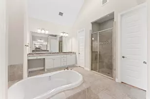13215 Fulvetta Crest Ct, Houston, TX 77059 - Photo 12