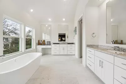 4300 Darsey Street, Bellaire, TX 77401 - Photo 10