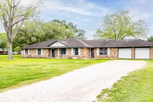 2821 Harkey Rd, Pearland, TX 77584 - Photo 2