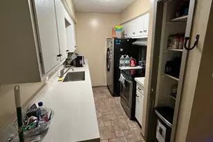 8225 Kingsbrook Rd, Houston, TX 77024 - Photo 4