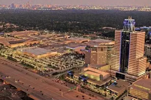 8225 Kingsbrook Rd, Houston, TX 77024 - Photo 16