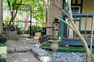 8225 Kingsbrook Rd, Houston, TX 77024 - Photo 22