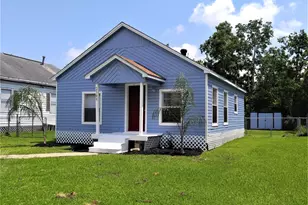 2309 35th Ave N, Texas City, TX 77590 - Photo 2