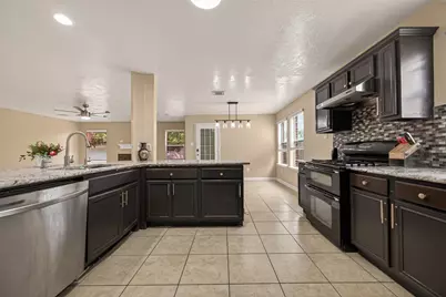 6922 Leaders Crossing Drive, Houston, TX 77072 - Photo 16