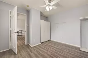 6922 Leaders Crossing Dr, Houston, TX 77072 - Photo 30