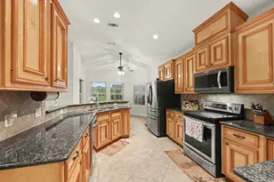7730 Pebble Hill Ln, Rosharon, TX 77583 - Photo 10