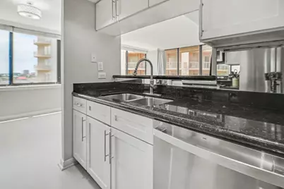3525 Sage Road #1110, Houston, TX 77056 - Photo 8