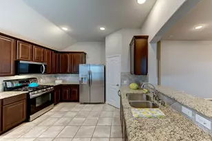 5227 Bay Ln, Bacliff, TX 77518 - Photo 10