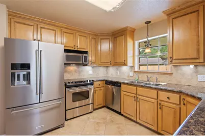 1604 S Hill Street, Alvin, TX 77511 - Photo 10