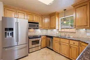1604 S Hill St, Alvin, TX 77511 - Photo 10