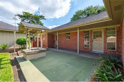 1604 S Hill Street, Alvin, TX 77511 - Photo 26
