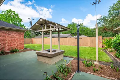 1604 S Hill Street, Alvin, TX 77511 - Photo 28