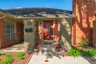 1604 S Hill St, Alvin, TX 77511 - Photo 6