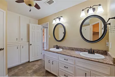 1604 S Hill Street, Alvin, TX 77511 - Photo 22