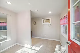 4907 Candletree Dr, Houston, TX 77018 - Photo 30