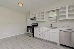 4222 Sevan St, Bacliff, TX 77518 - Photo 2