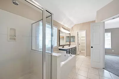 135 W Russet Grove Circle, The Woodlands, TX 77384 - Photo 26