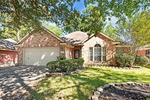 135 W Russet Grove Cir, The Woodlands, TX 77384 - Photo 2