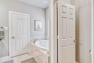 9113 Creekstone Lake Drive, Houston, TX 77054 - Photo 22