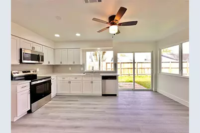13754 Shirebrook Drive, Sugar Land, TX 77498 - Photo 10
