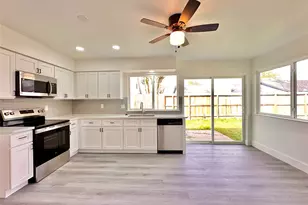 13754 Shirebrook Dr, Sugar Land, TX 77498 - Photo 10