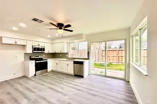 13754 Shirebrook Dr, Sugar Land, TX 77498 - Photo 8