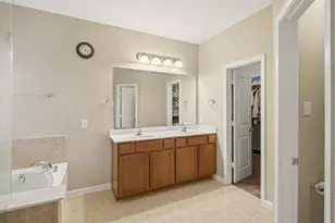 2704 Baywater Creek Ln, Pearland, TX 77089 - Photo 18