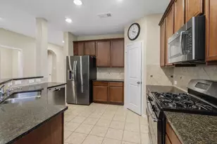 2704 Baywater Creek Ln, Pearland, TX 77089 - Photo 8