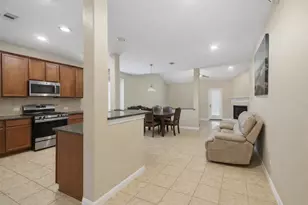 2704 Baywater Creek Ln, Pearland, TX 77089 - Photo 6