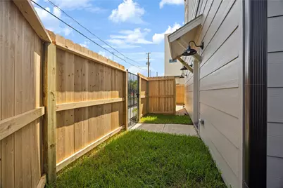 2806 Mills Street, Houston, TX 77026 - Photo 6