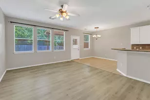 163 N Burberry Park Cir, The Woodlands, TX 77382 - Photo 8