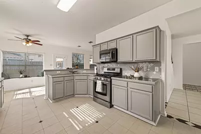 16315 April Ridge Drive, Houston, TX 77083 - Photo 18