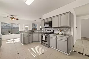 16315 April Ridge Dr, Houston, TX 77083 - Photo 18