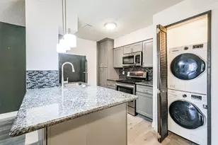 3100 Jeanetta St, Houston, TX 77063 - Photo 10