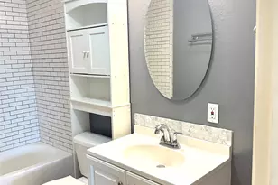 1005 Ave E 1/2, Alvin, TX 77511 - Photo 10