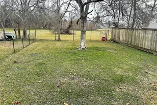 1005 Ave E 1/2, Alvin, TX 77511 - Photo 24