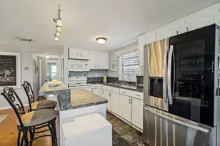3915 1st St, Galveston, TX 77554 - Photo 8