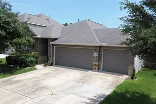 8338 Hunters Lodge Ln, Baytown, TX 77521 - Photo 2
