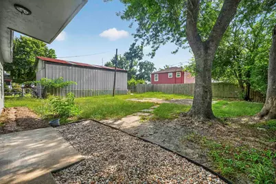 319 S 6th Street, La Porte, TX 77571 - Photo 24