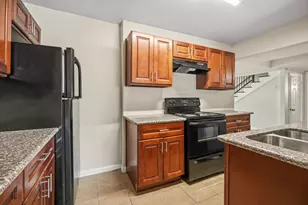 319 S 6th St, La Porte, TX 77571 - Photo 16