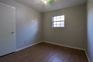 11823 Stonehedge Dr, Conroe, TX 77303 - Photo 10