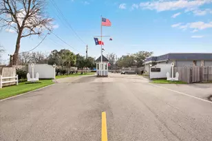 2447 Lakewood Pointe, Seabrook, TX 77586 - Photo 4