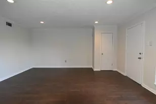 7714 Renwick Dr, Houston, TX 77081 - Photo 6